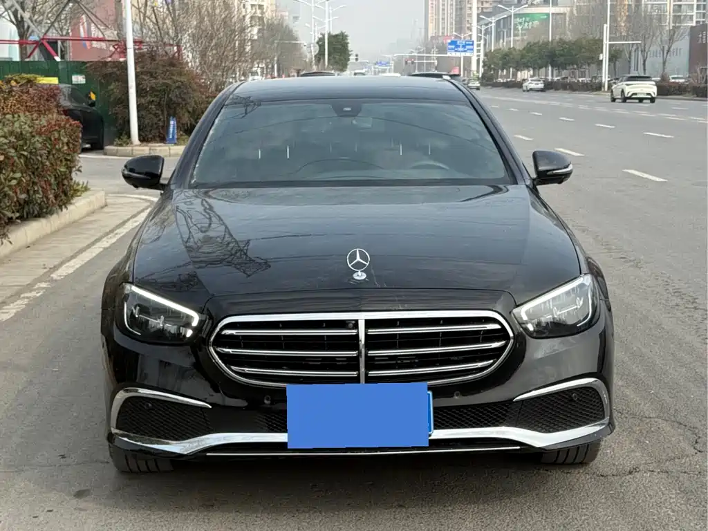 Mercedes-Benz E-Class 2023 — фото 2