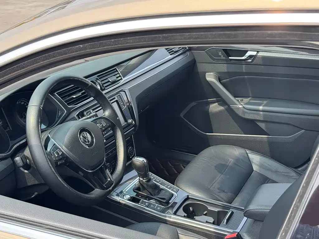 Volkswagen Passat 2016 — фото 12
