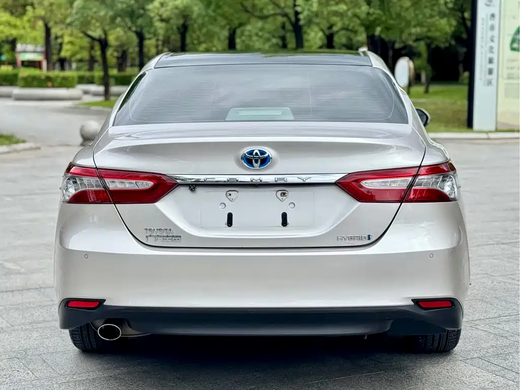 Toyota Camry 2019 — фото 5