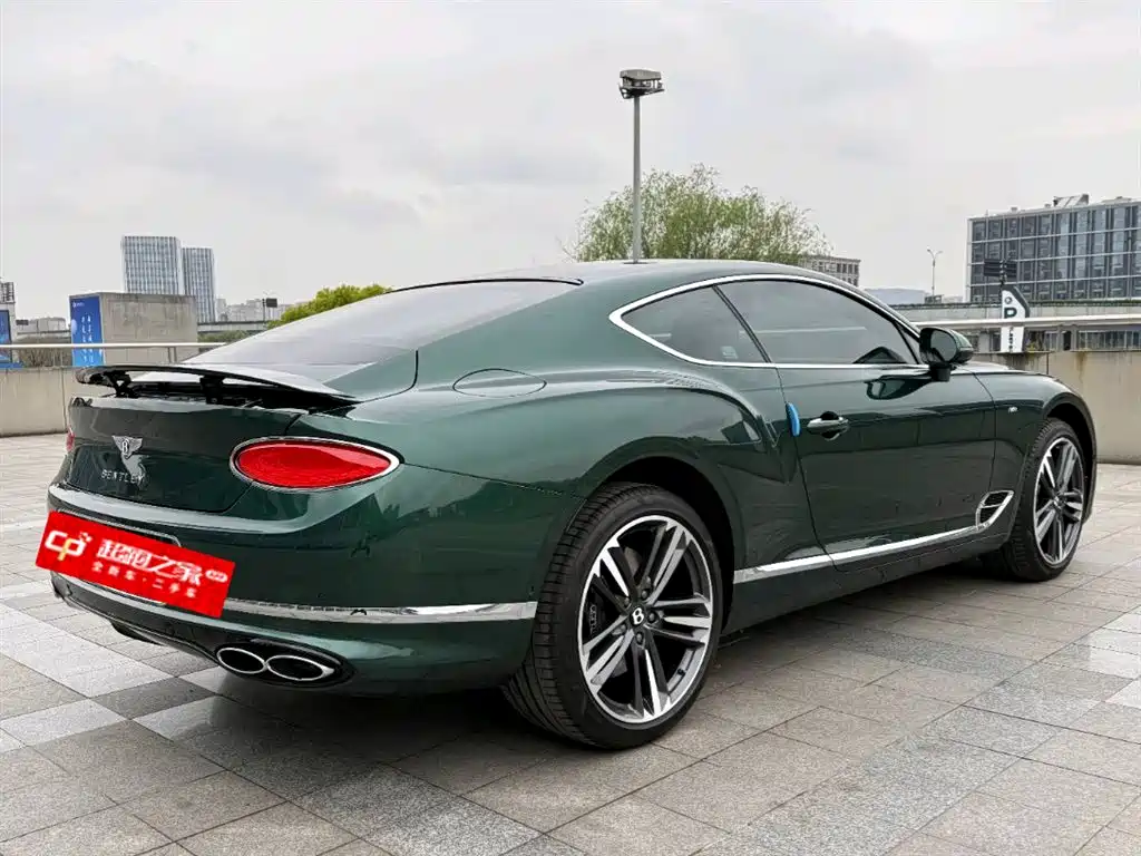 Bentley Continental 2022 — фото 13