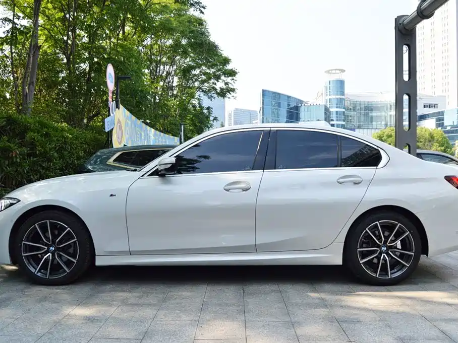BMW 3 Series 2025