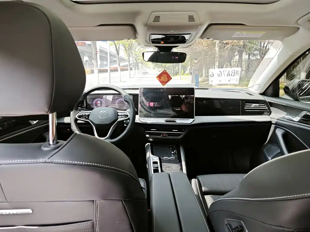 Volkswagen Magotan 2025