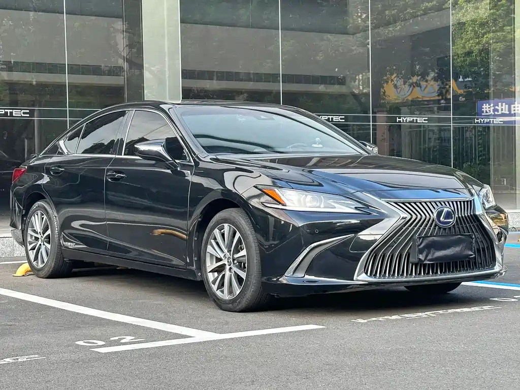 Lexus ES 2020 — фото 5