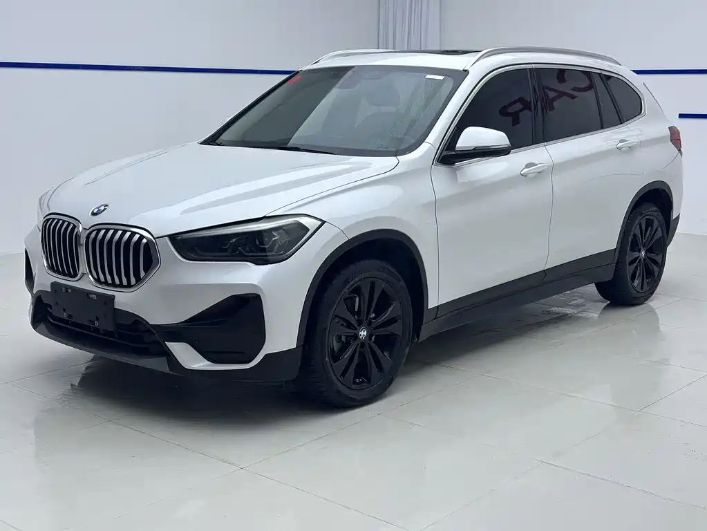 BMW X1 2021 — фото 1