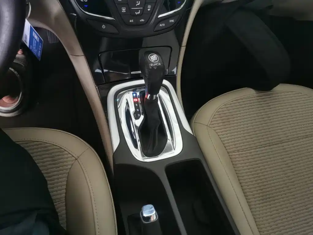 Buick Regal 2015 — фото 14