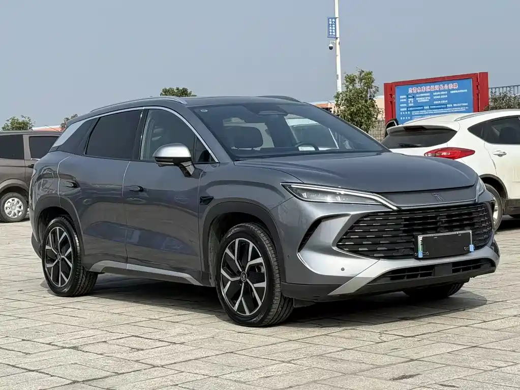 BYD L DM-i 2025 — фото 3