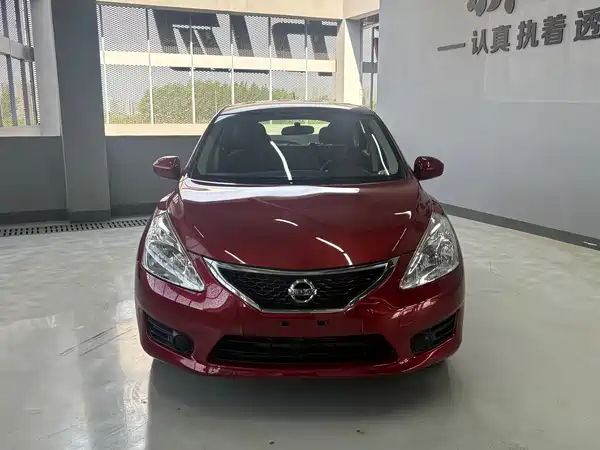 Nissan Tiida 2014