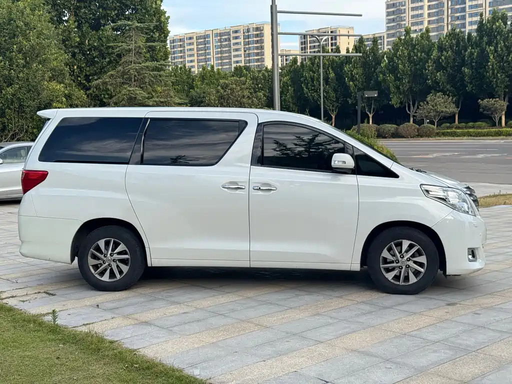 Toyota Alphard 2014 — фото 15
