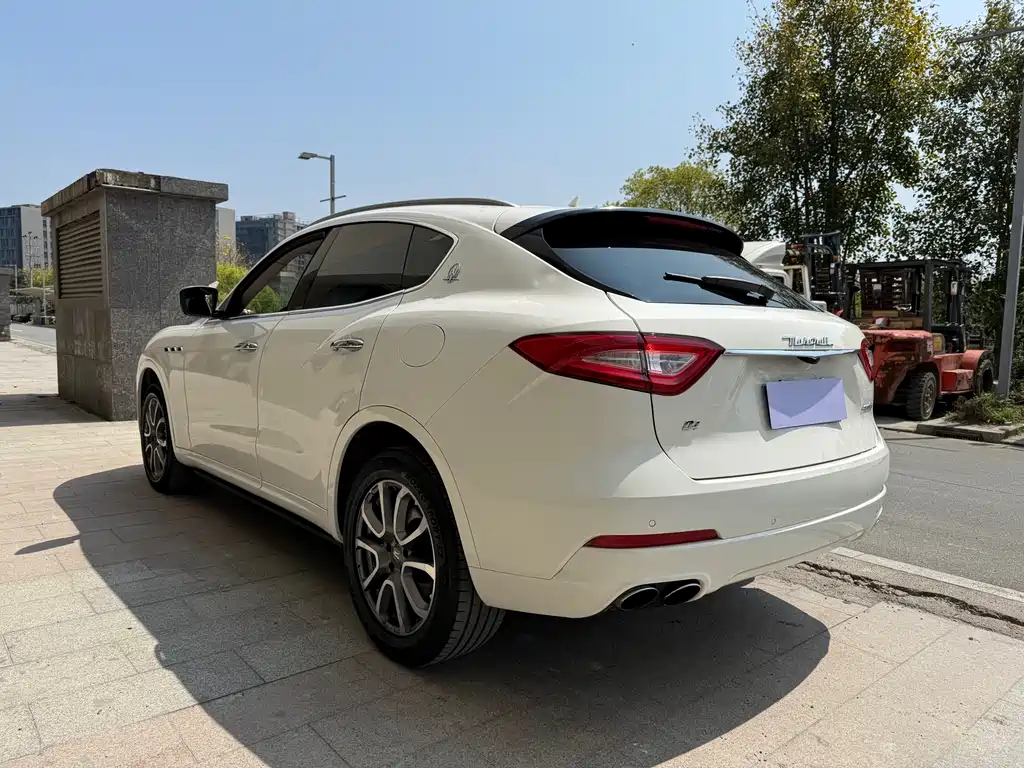 Maserati Levante 2017 — фото 6