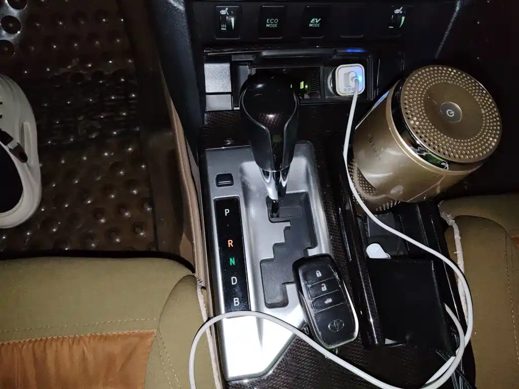 Toyota Camry 2014 — фото 10