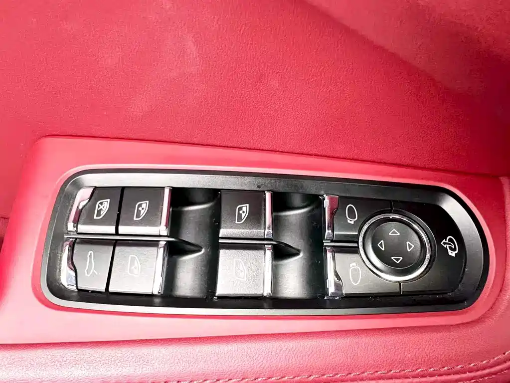 Porsche Macan 2022 — фото 17