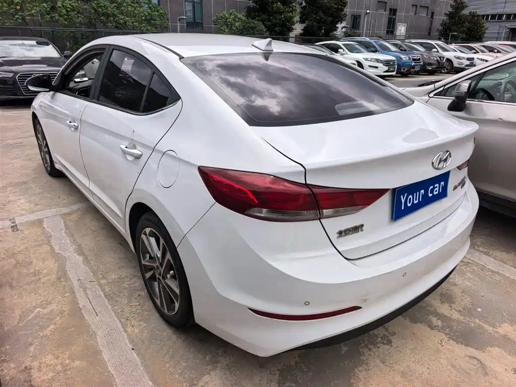 Hyundai Elantra 2017