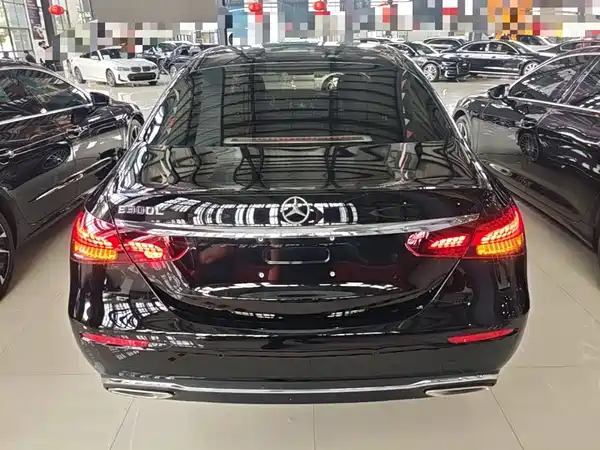 Mercedes-Benz E-Class 2022
