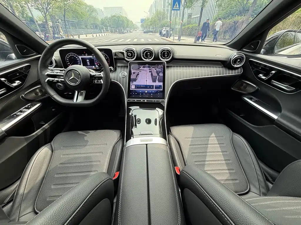 Mercedes-Benz C-Class 2023 — фото 11