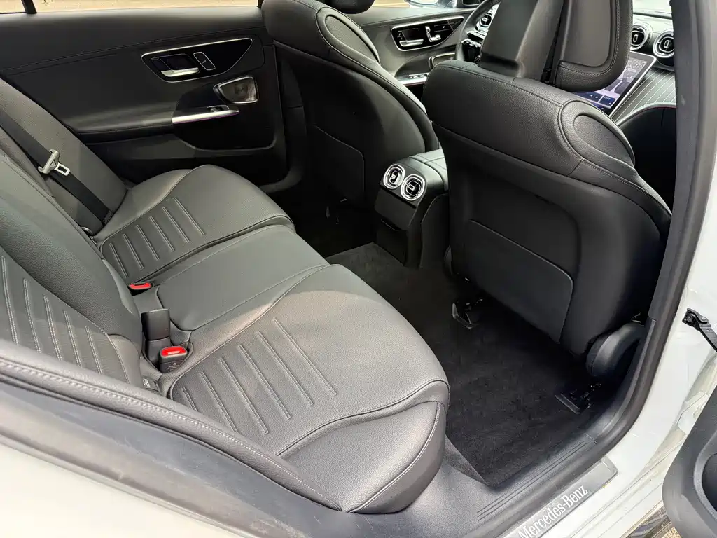 Mercedes-Benz C-Class 2023 — фото 21