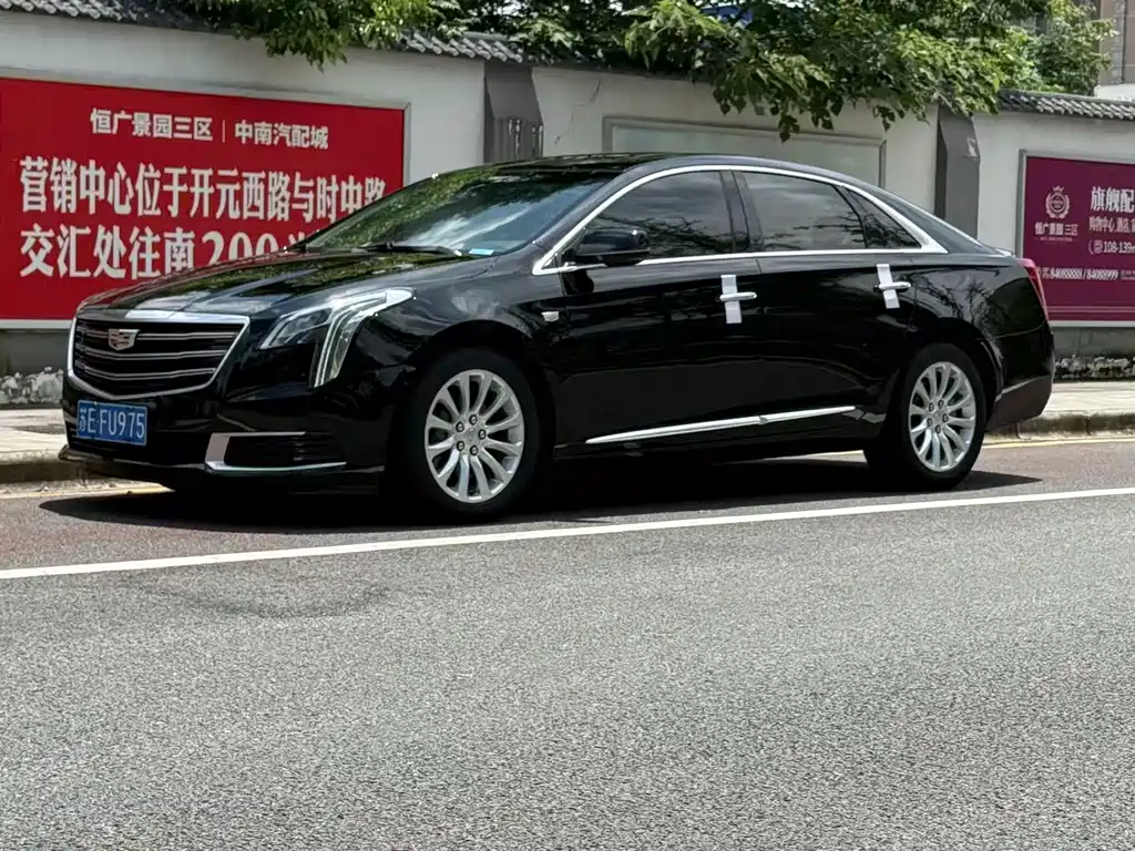 Cadillac XTS 2018 — фото 1