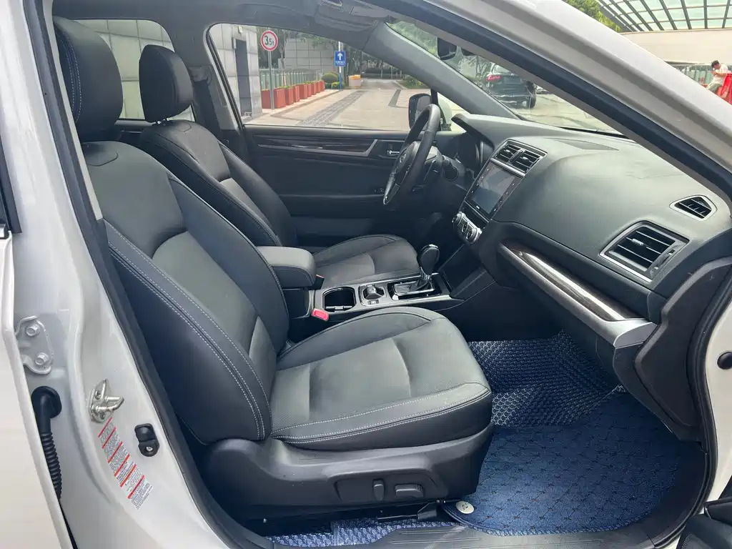 Subaru Outback 2017 — фото 6