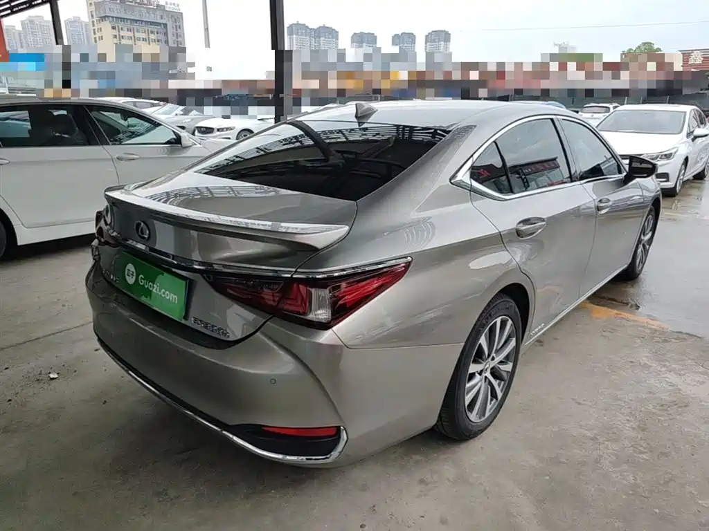 Lexus ES 2020 — фото 7