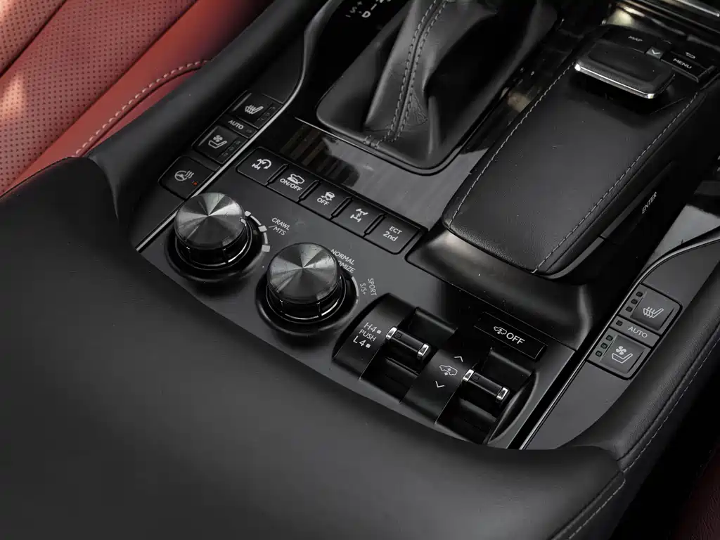 Lexus LX 2022 — фото 14