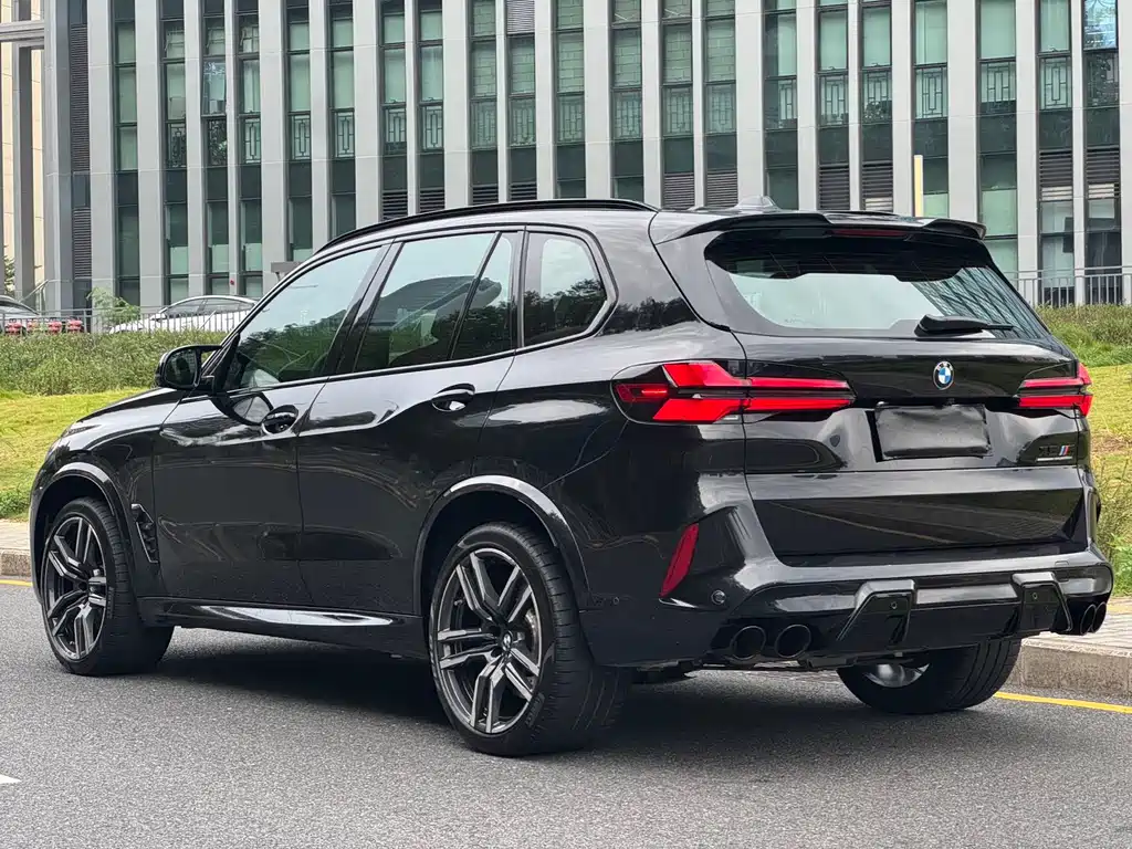 BMW X5 M 2024 — фото 24