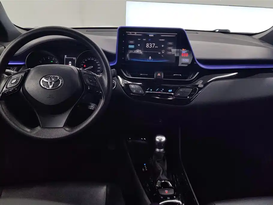 Toyota C-HR 2020 — фото 12