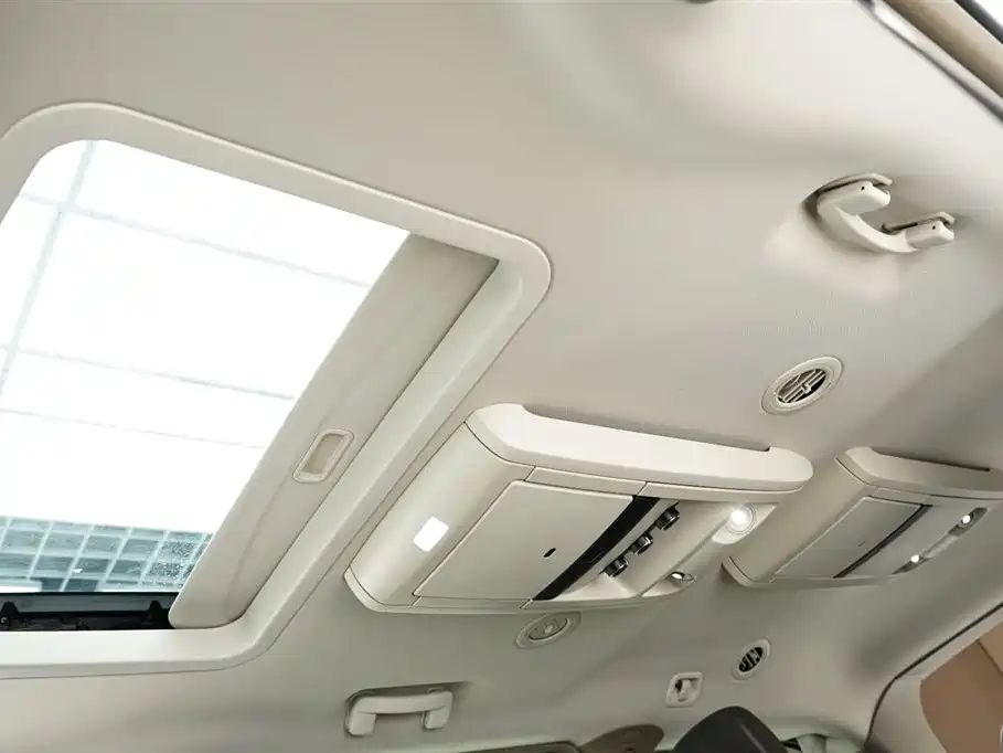 Chrysler Grand Voyager 2017 — фото 20