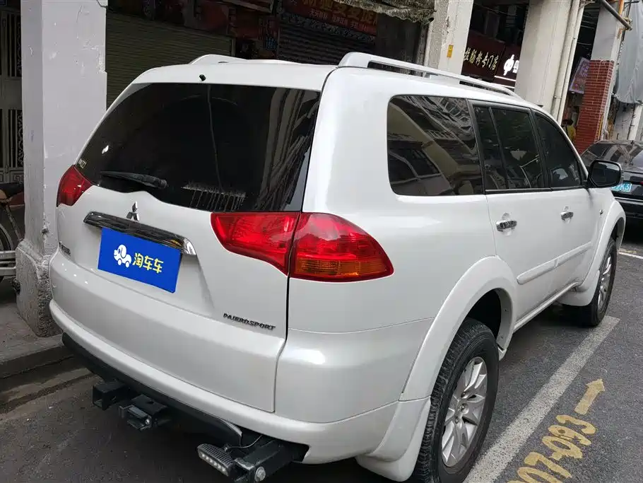Mitsubishi Pajero Sport 2016