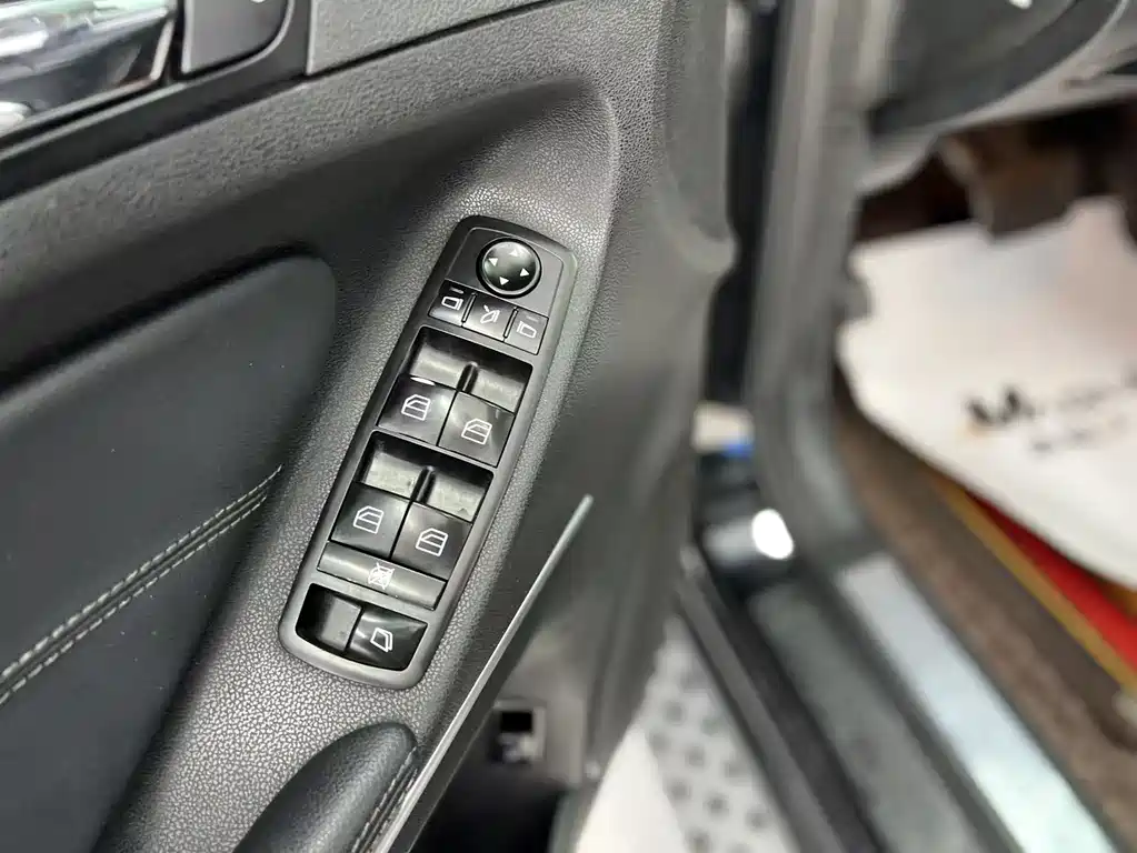 Mercedes-Benz GL-Class 2010 — фото 18