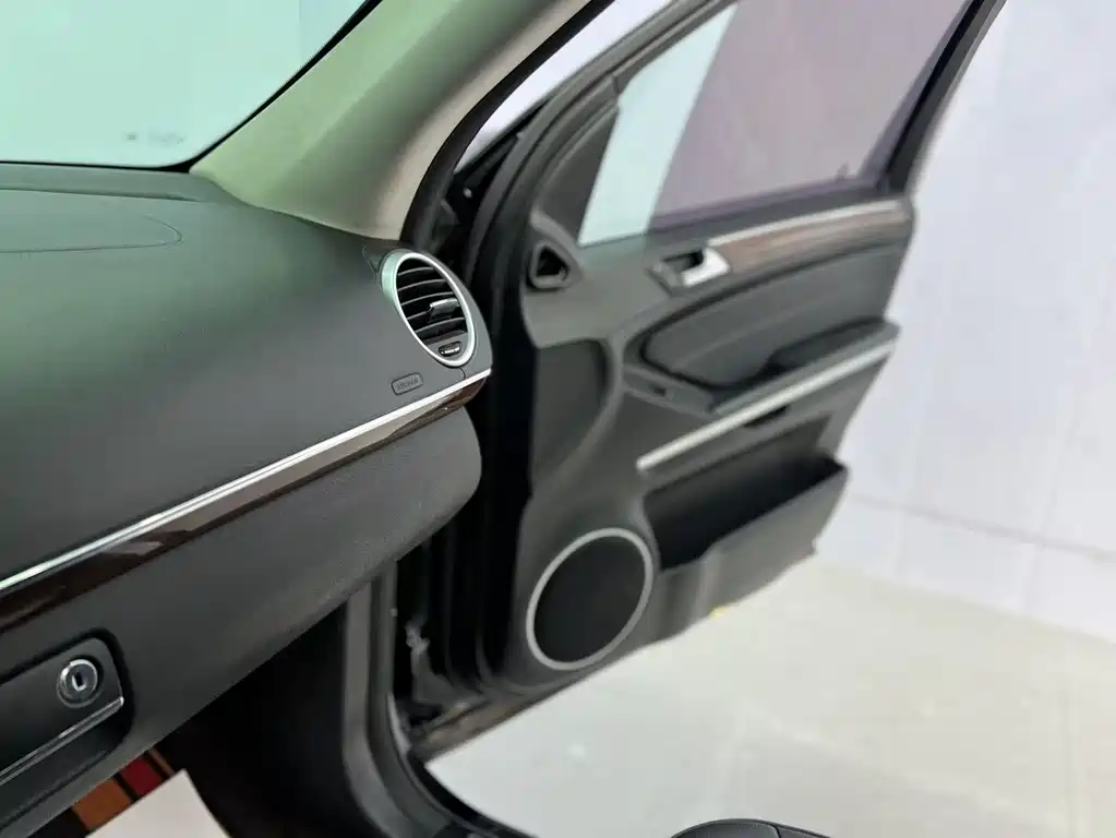 Mercedes-Benz GL-Class 2010 — фото 17