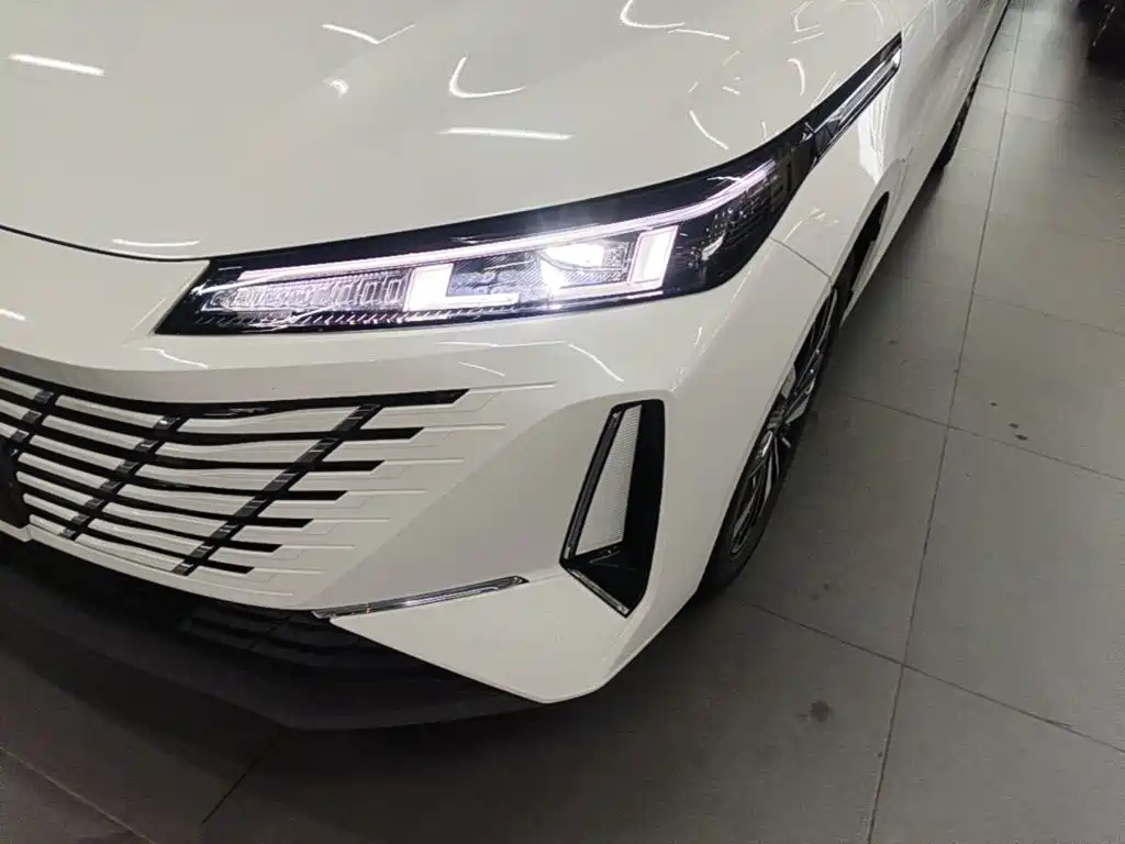 Changan Eado PHEV 2026 — фото 18
