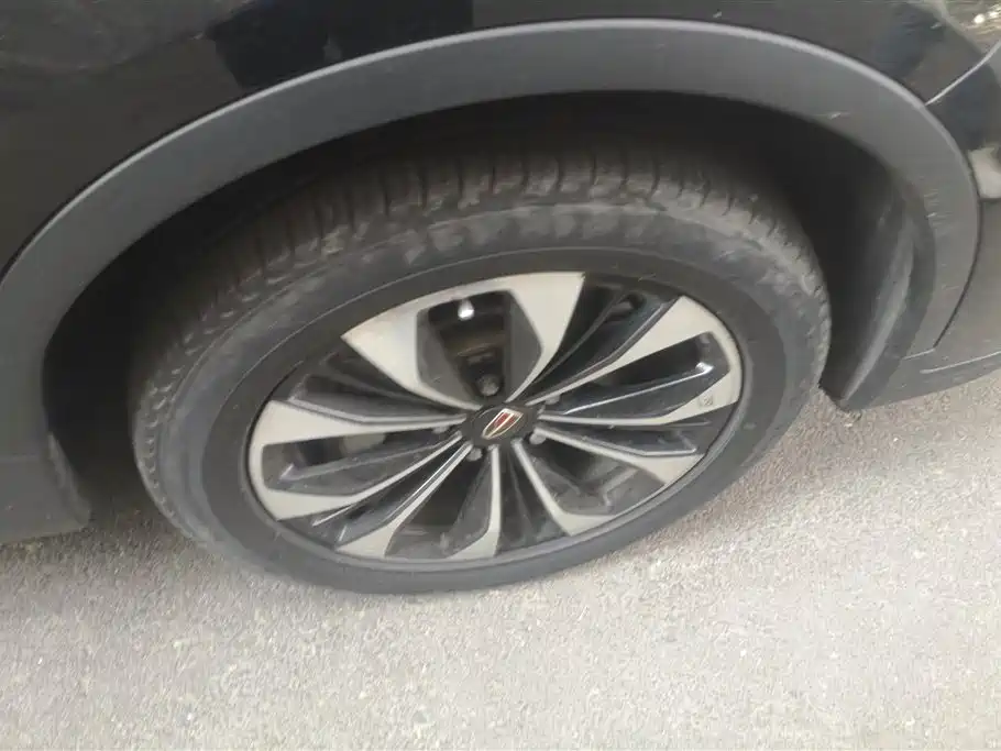 Hongqi HS7 2022