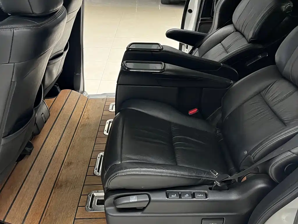 Honda Elysion 2019 — фото 11