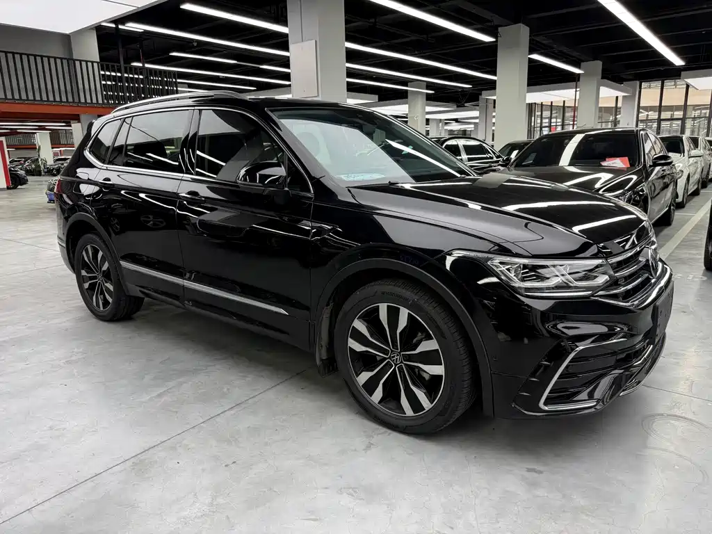 Volkswagen Tiguan L 2022 — фото 3