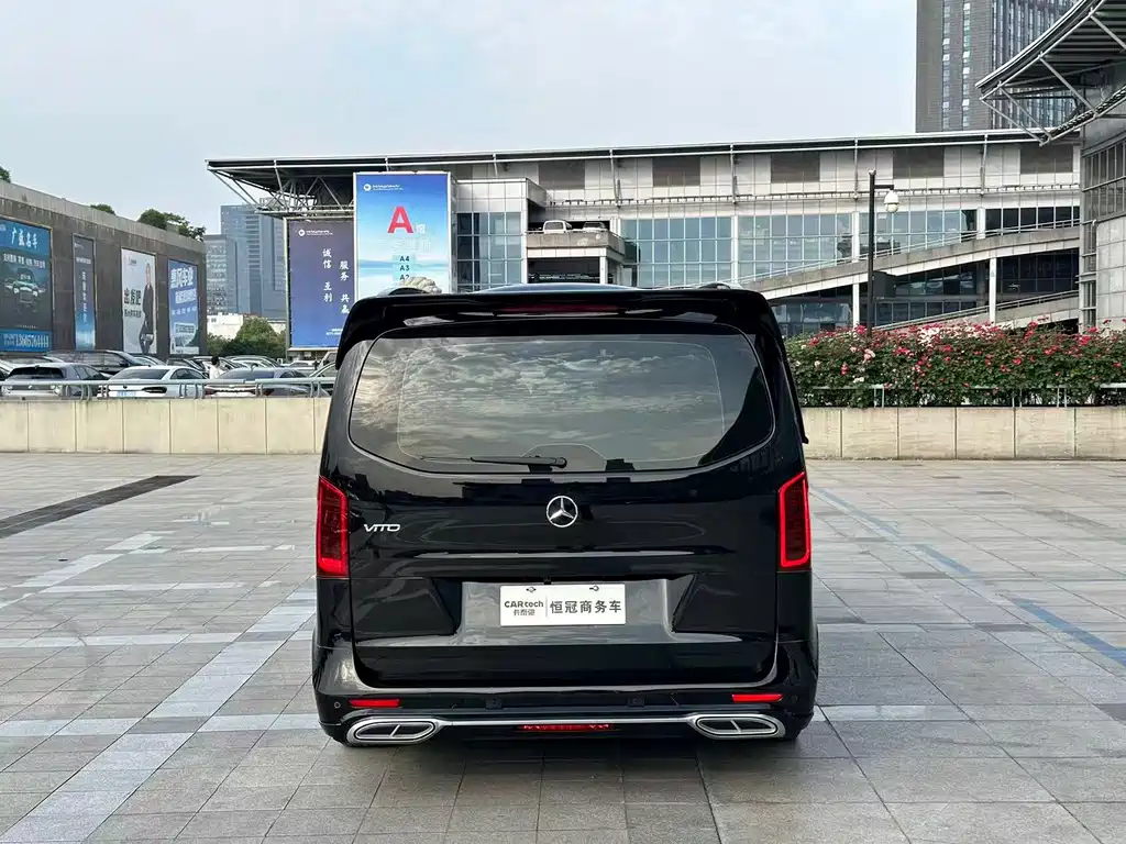 Mercedes-Benz Vito 2023 — фото 6