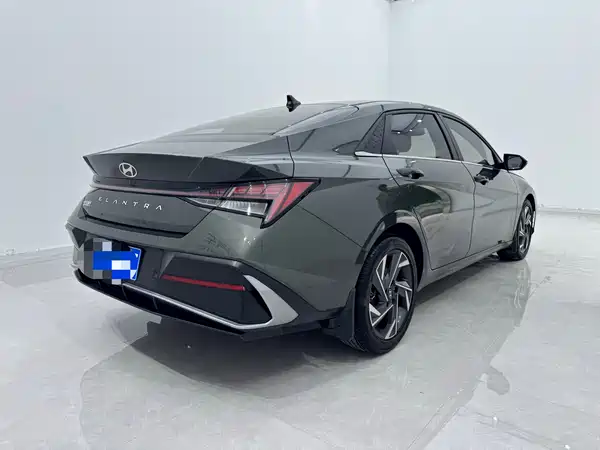 Hyundai Elantra 2024