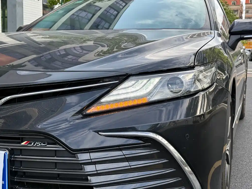 Toyota Camry 2021 — фото 4