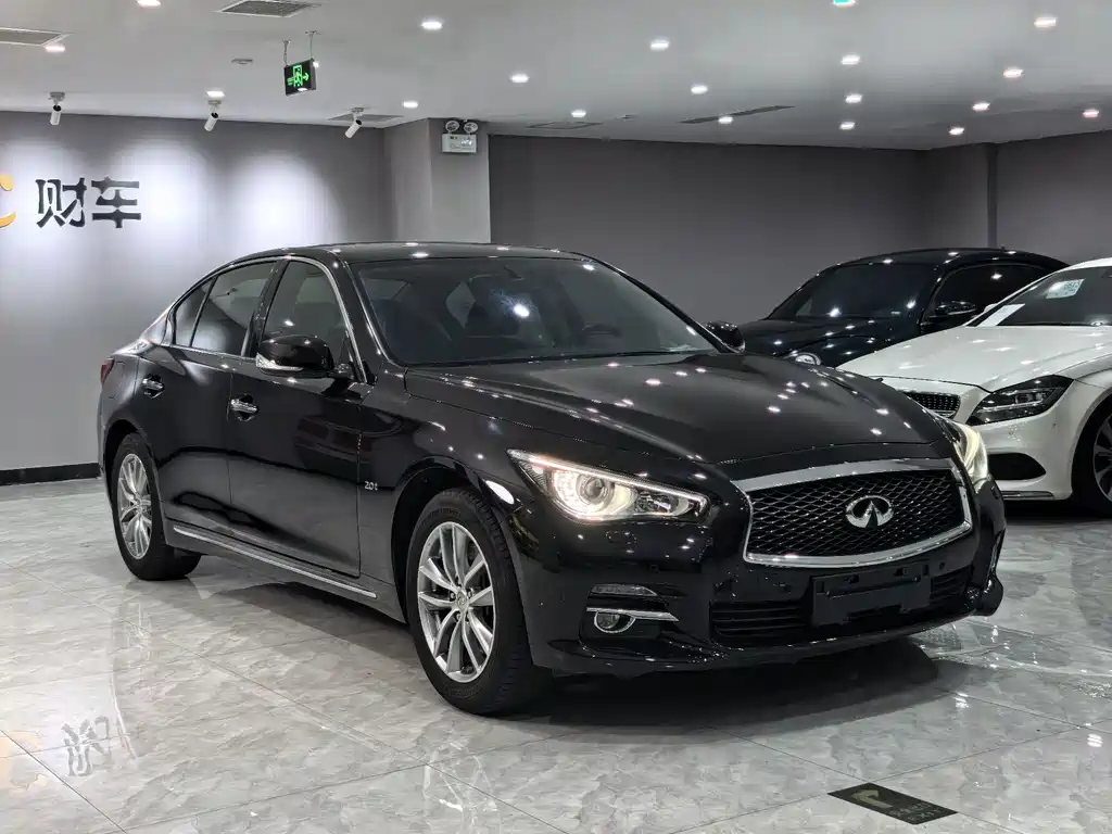 Infiniti Q50L 2015 — фото 3
