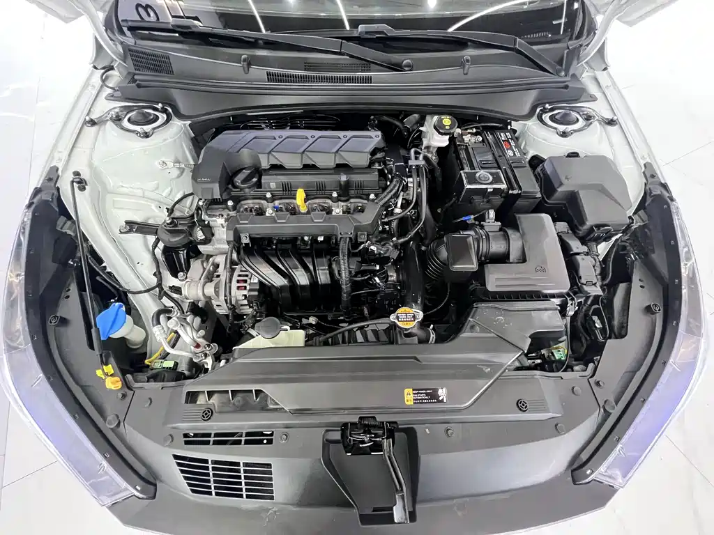 Hyundai Elantra 2023 — фото 20
