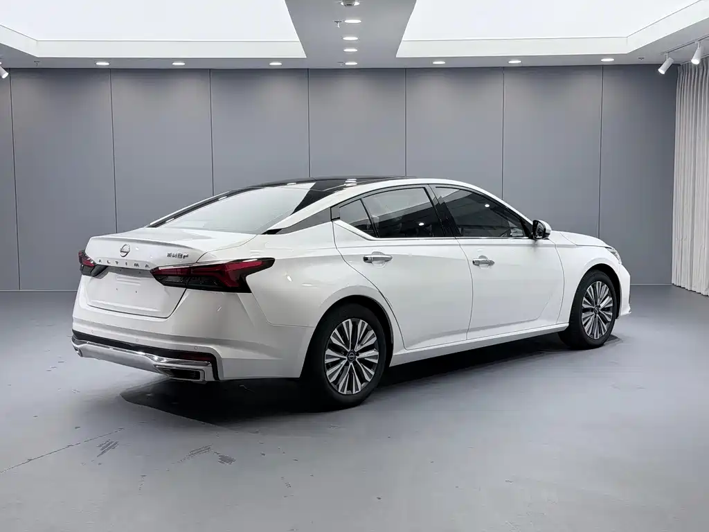 Nissan Teana 2023 — фото 6