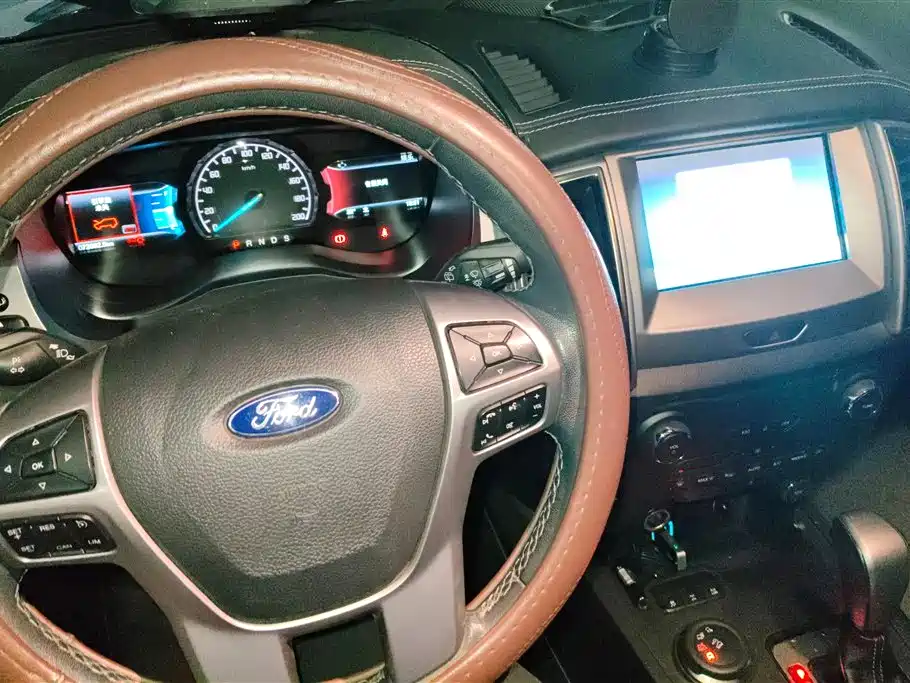 Ford Everest 2018 — фото 12