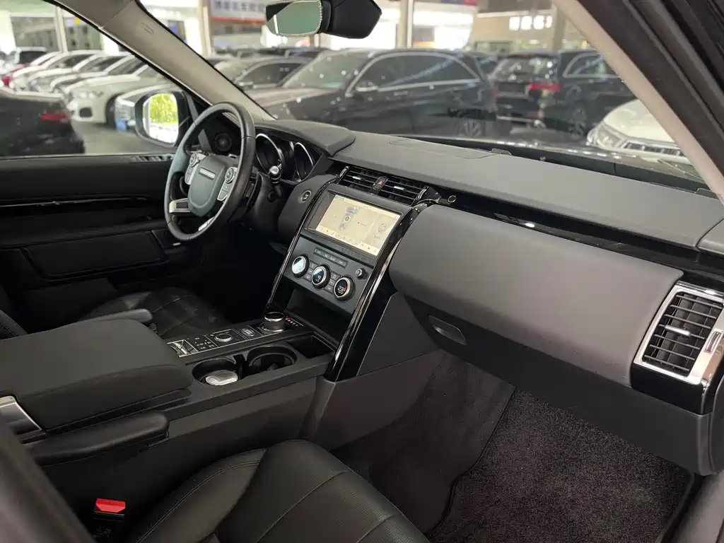 Land Rover Discovery 2018 — фото 10