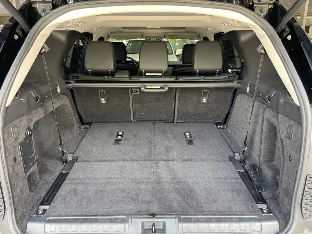 Land Rover Discovery 2018 — фото 20
