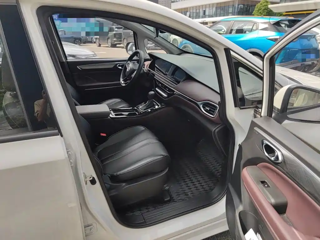 GAC Trumpchi M6 2023 — фото 20