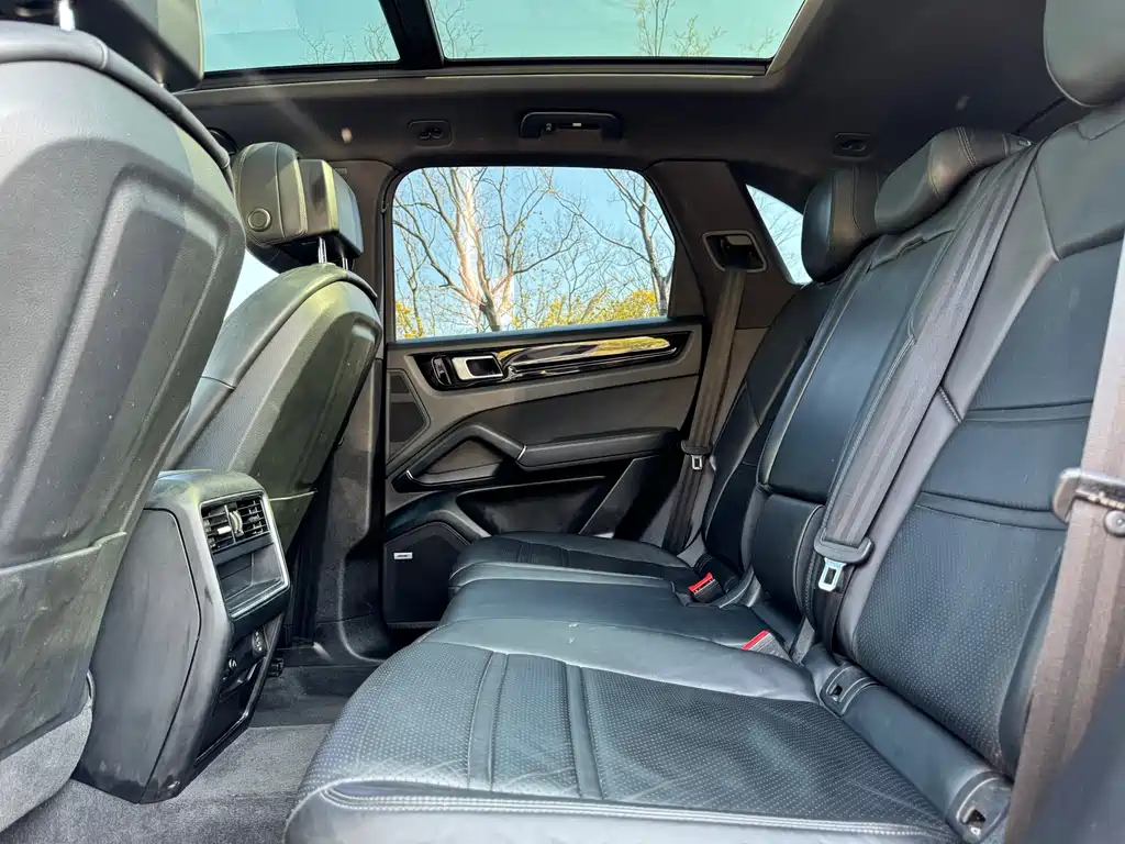 Porsche Cayenne 2019 — фото 13