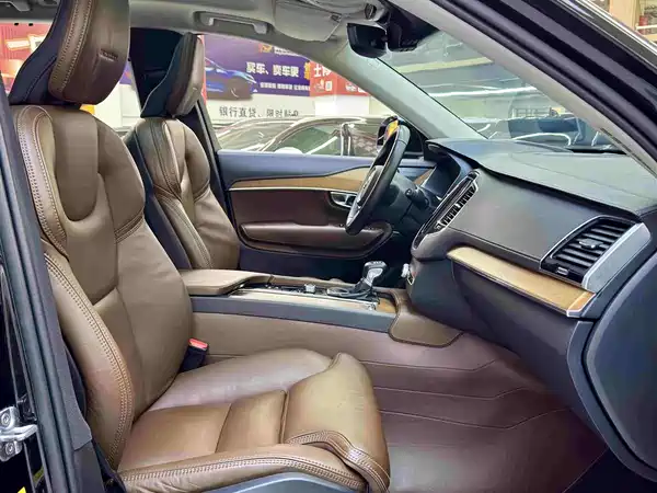 Volvo XC90 2019