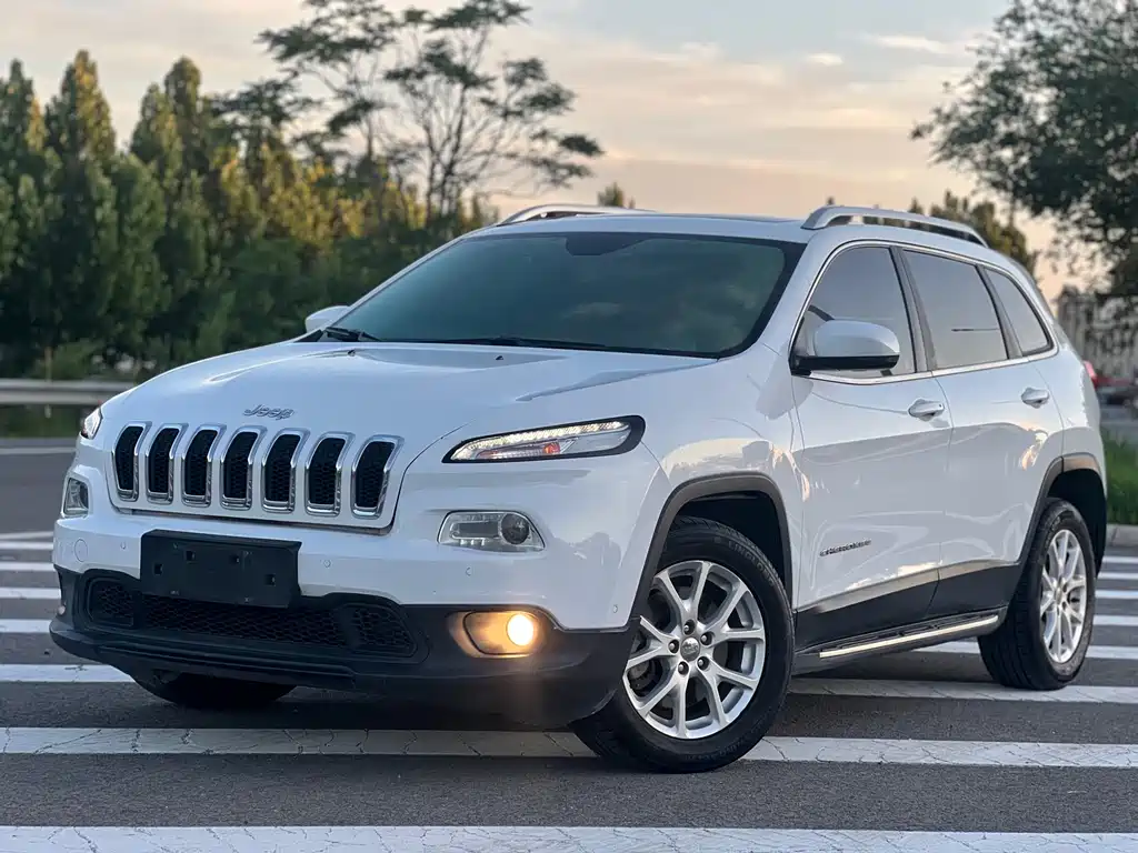 Jeep Cherokee 2016 — фото 15