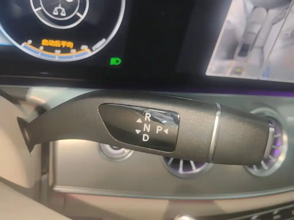 Mercedes-Benz E-Class 2020 — фото 14