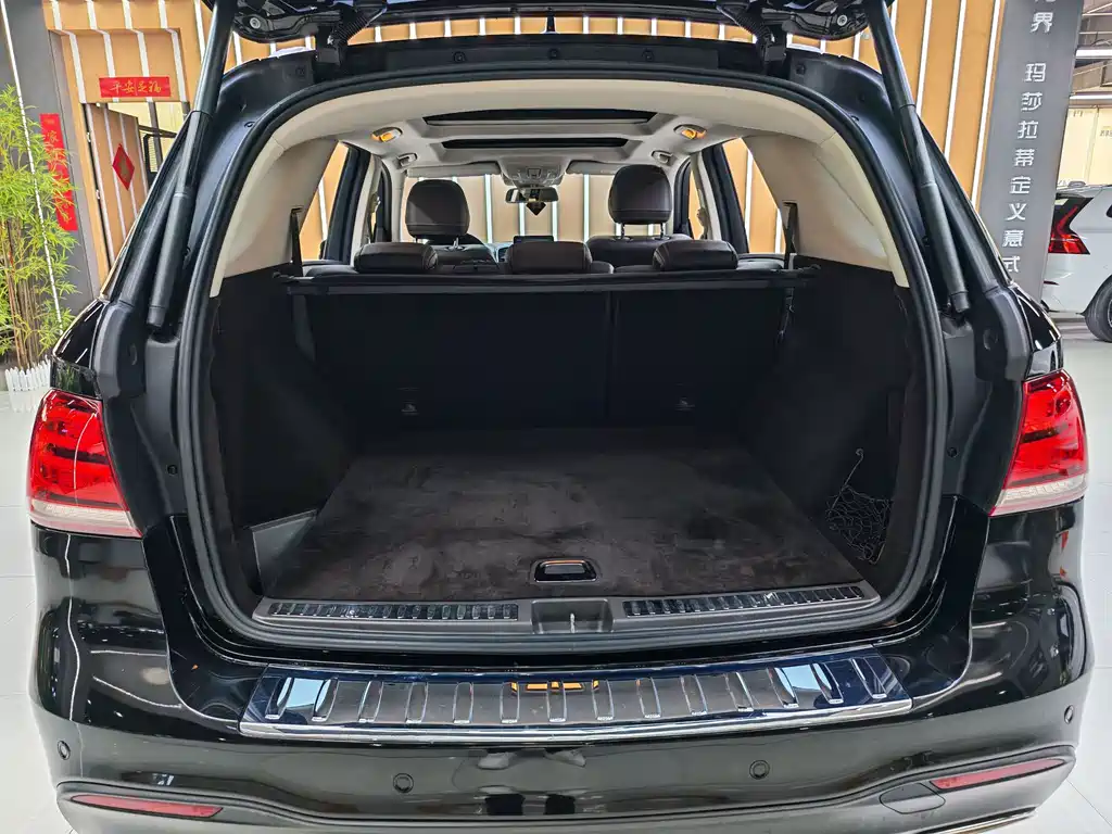 Mercedes-Benz GLE 2017 — фото 15