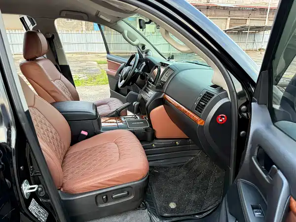 Toyota Land Cruiser 2016