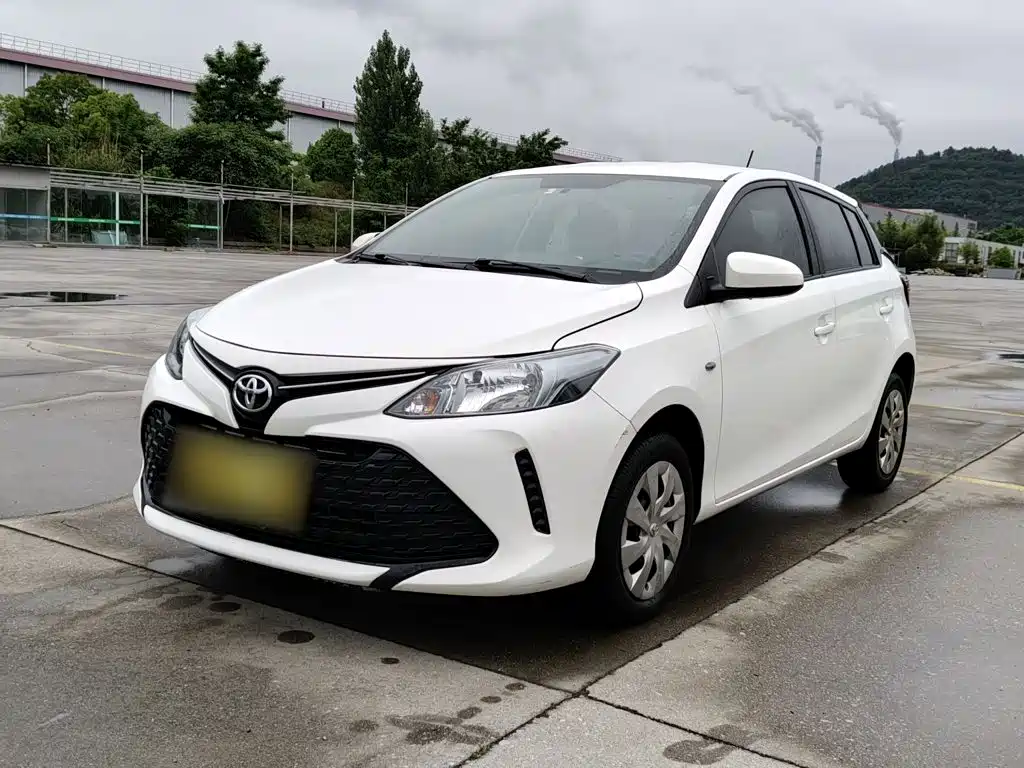 Toyota Yaris L 2020